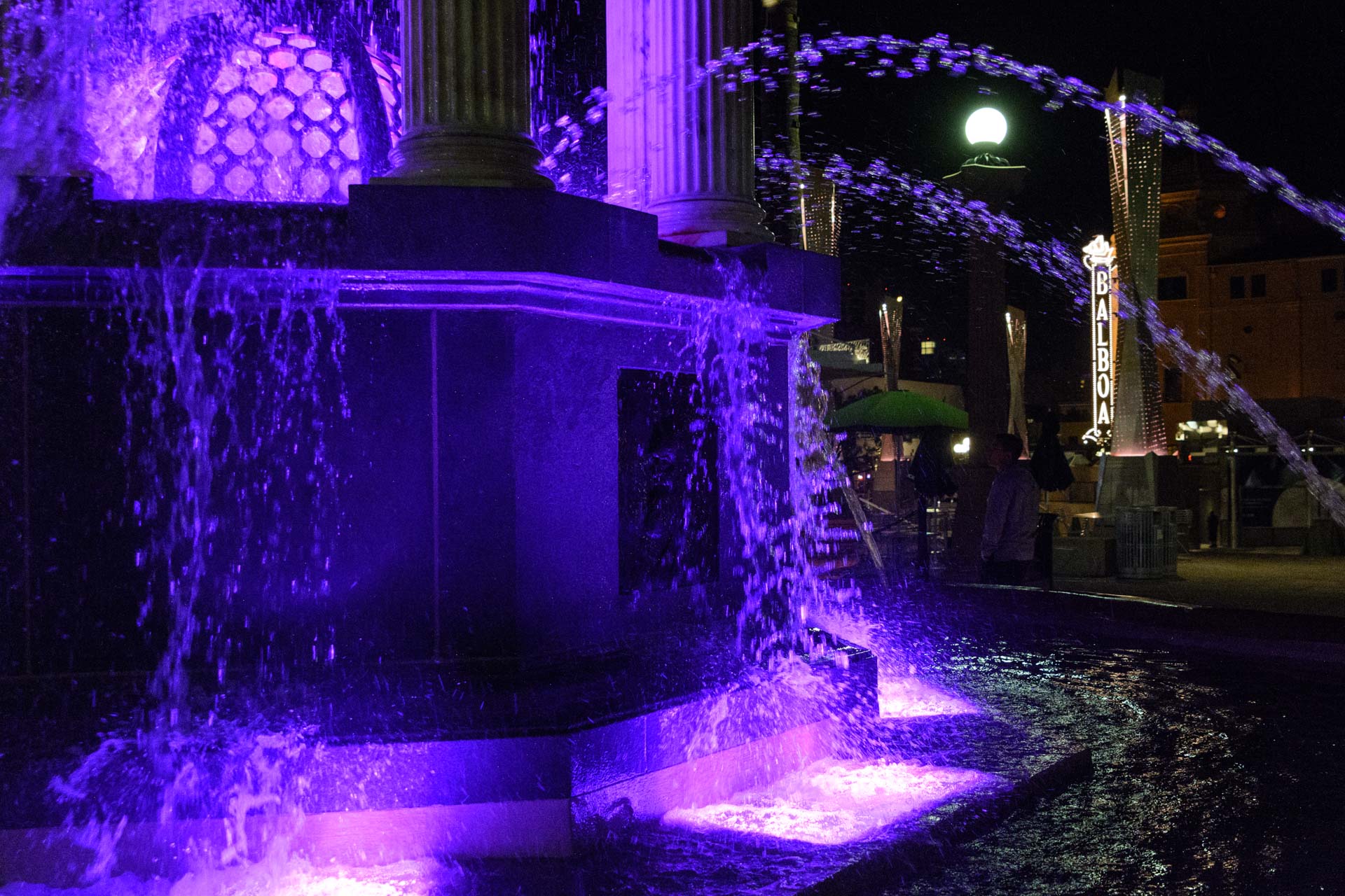 Crystal | LED260 Series – 12VDC to 24VDC – 60W 5746 WESTFIELD HORTON PLAZA 05