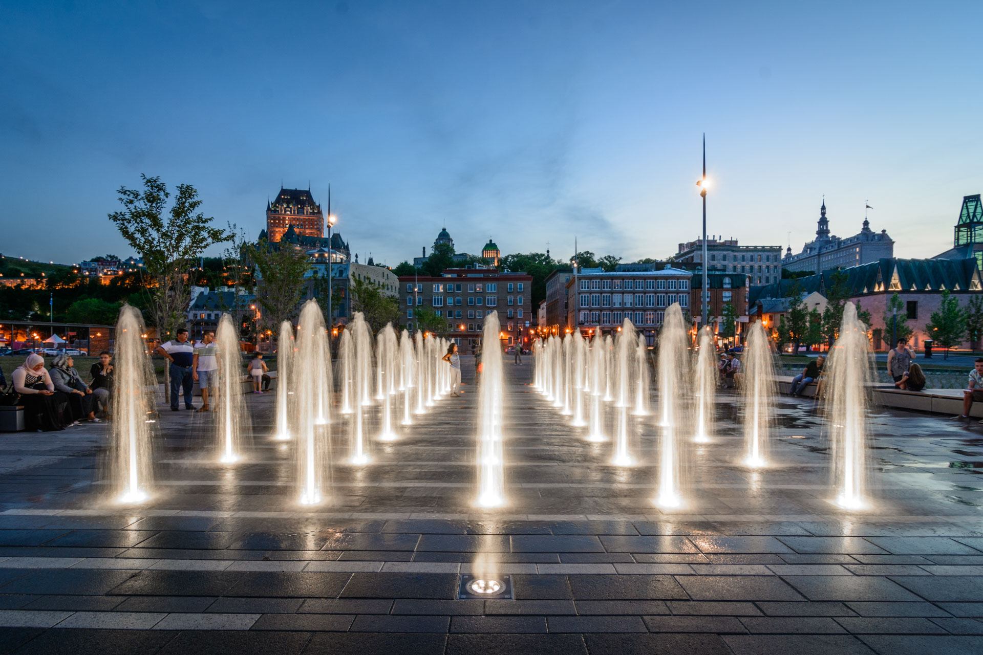 Crystal | LED170 Series - Illuminated Ground Jet 7680 PLACE DES CANOTIER 10