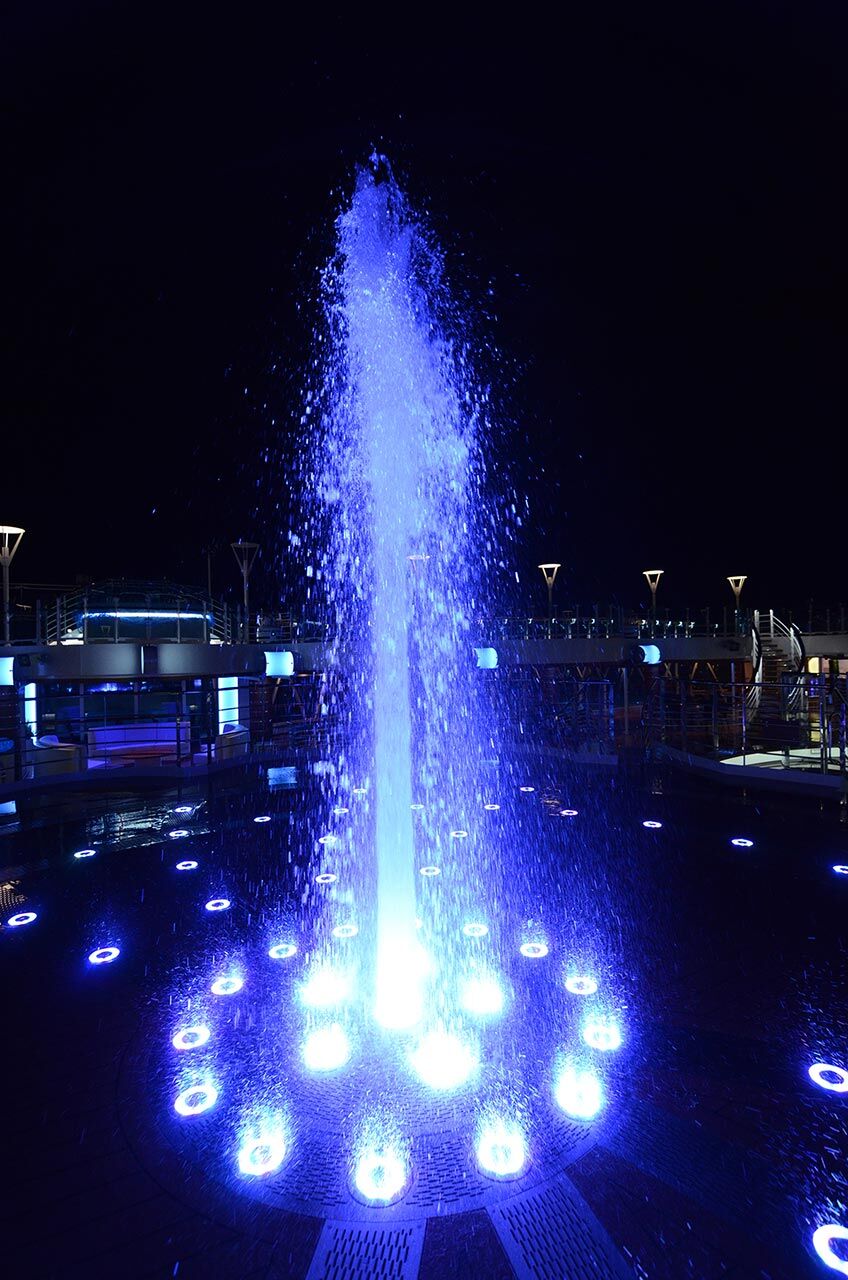 Crystal | LED150 Series - Dynamite Blast LED150 EFFECT 04