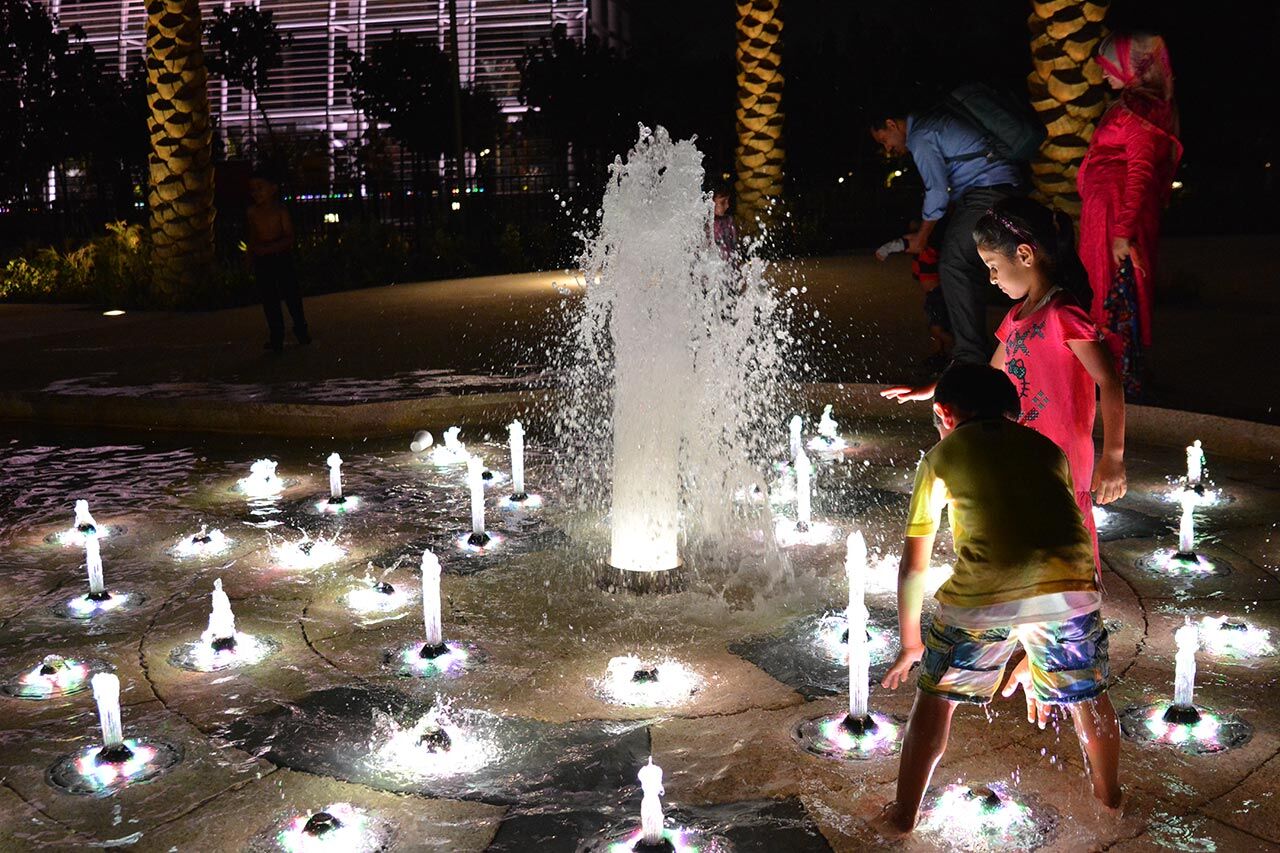 Crystal | LED150 Series - Dynamite Blast LED150 EFFECT 11