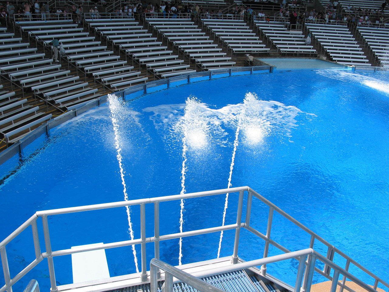 Crystal | NEJ Series - Evaporative Cooling Jet NEJ100 EFFECT 01