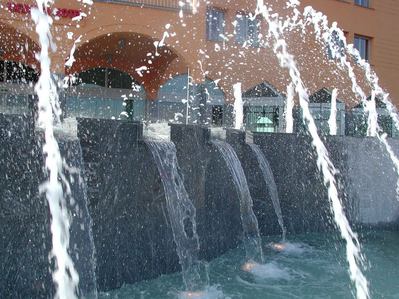 Crystal | NIF Series - Low Profile Foam Jet NIF100 EFFECT 04