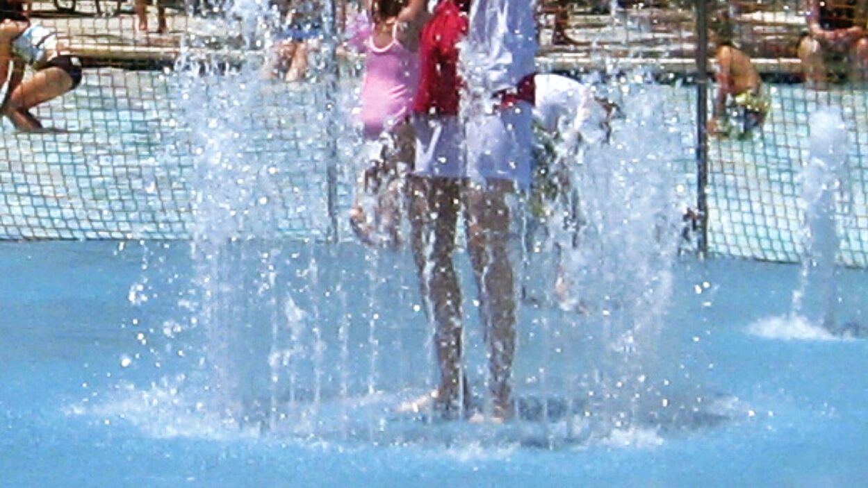 Crystal | NSS Series - Deck Level Spray Ring NSS EFFECT 02 CROPPED