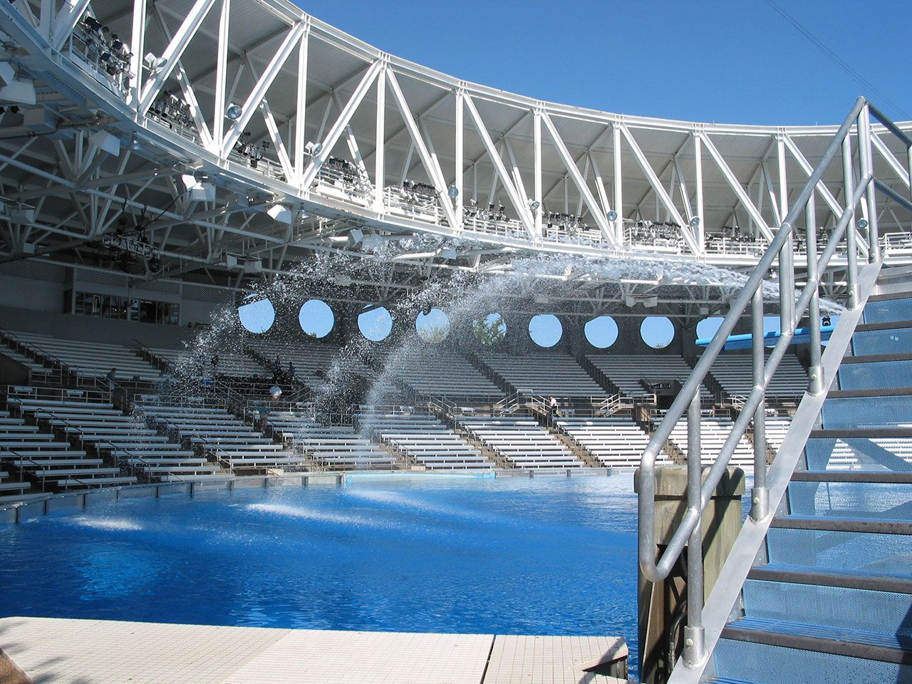 Crystal | NEJ Series – Evaporative Cooling Jet NEJ100 EFFECT 05