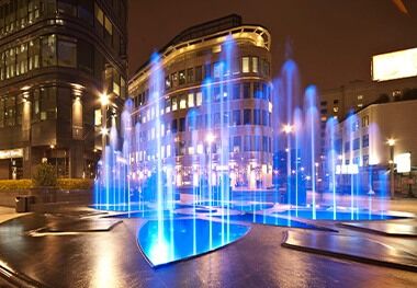 Crystal Fountain medium powered lights cat