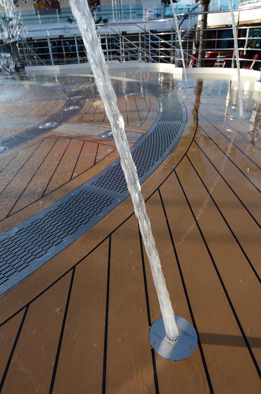 Crystal | NAJ Series – Arching Jet NAJ120 EFFECT 01