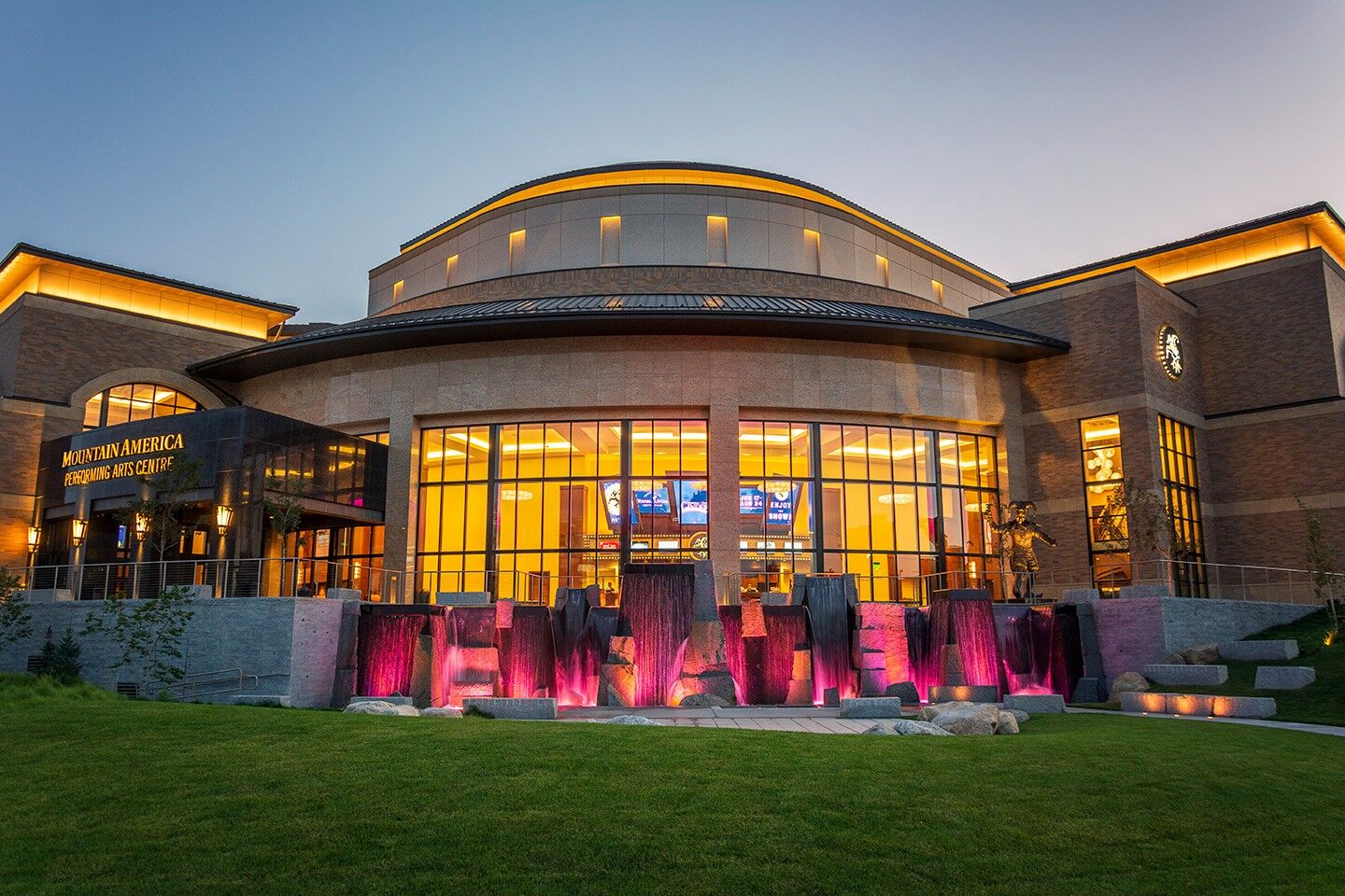 8260 HALE CENTRE THEATRE 02